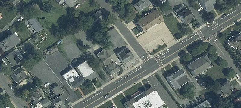 813 Riv Rd