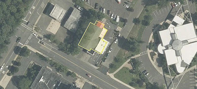 18 Macarthur Blvd