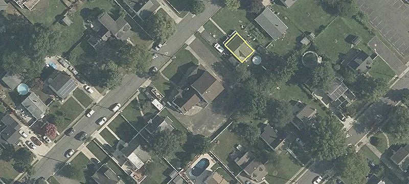10 Webster Ave