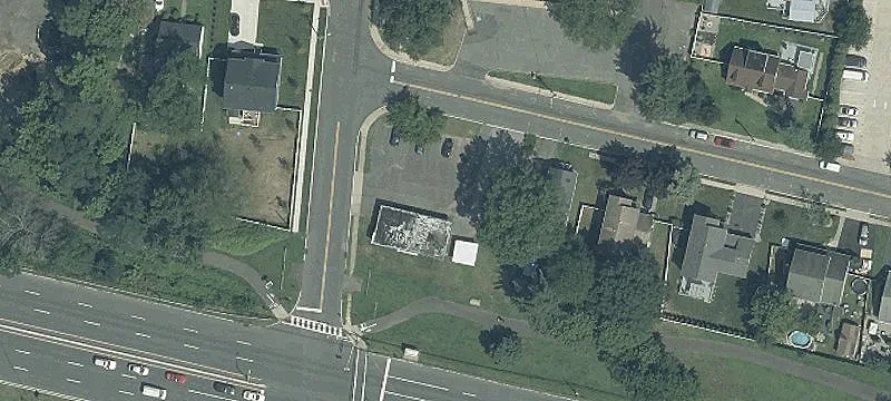64 Thompson Ave