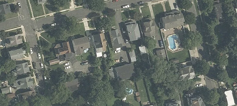 414 Woodlawn Ave