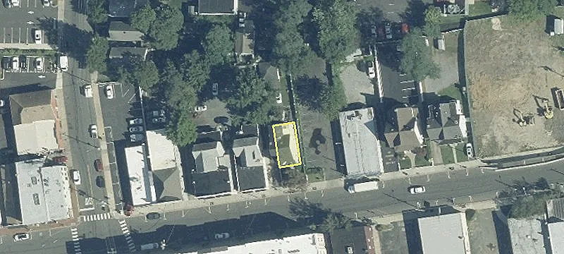 140 Monmouth St