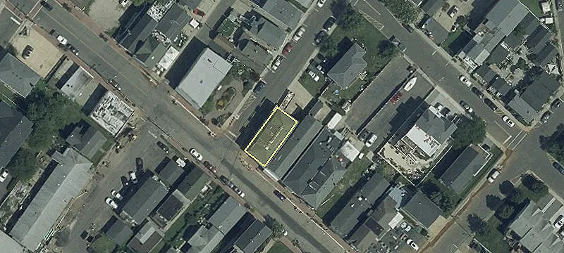 132 Bay Ave