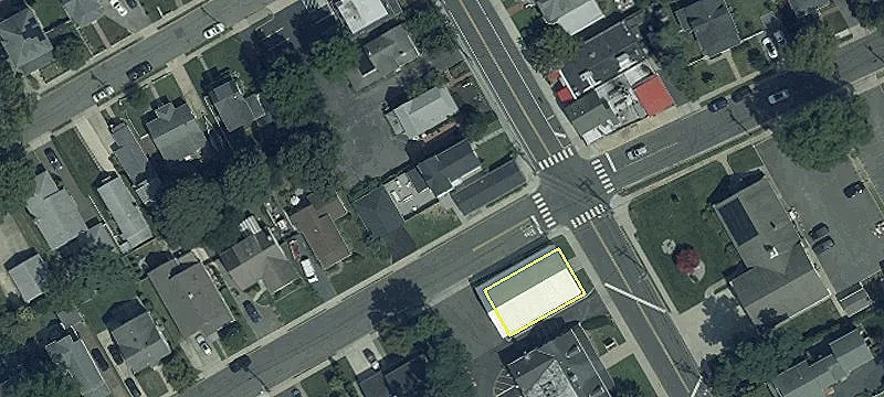 109 Riv Rd109-109a
