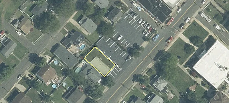 377 Maple Pl