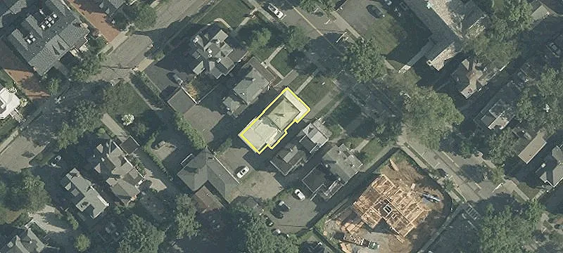73 Maple Ave