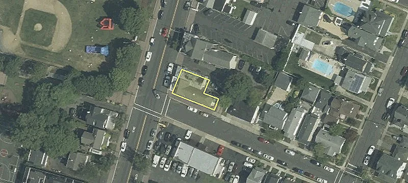 42 Main St