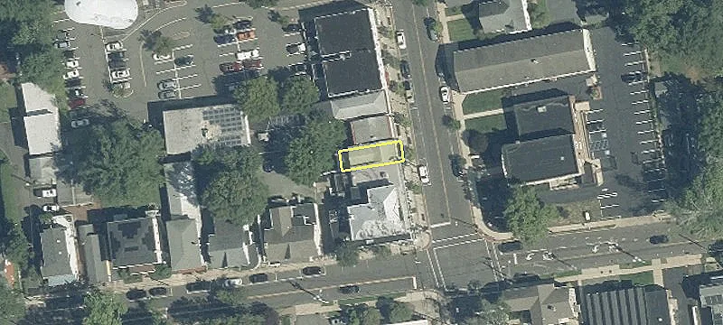 8 Main St