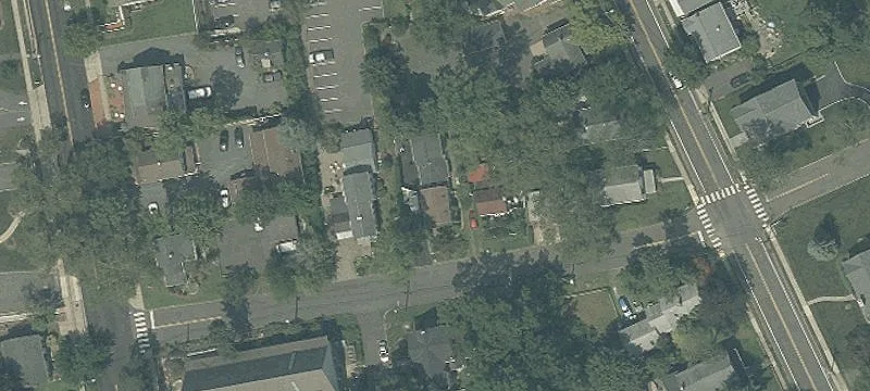 30 Lewis St