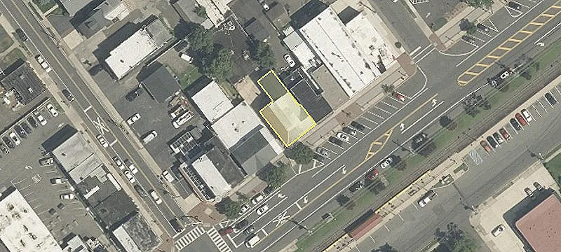 11 Broad St