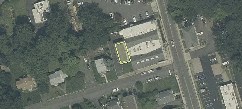 10 Evergreen Ave
