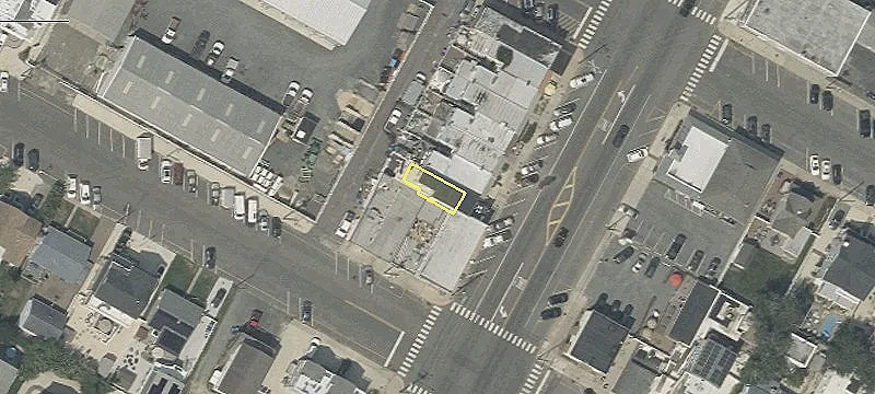216 Bay Ave