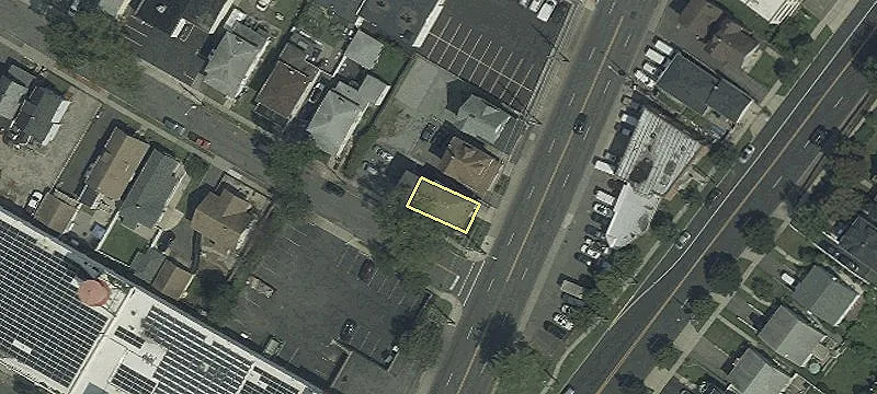 566 Grand Ave