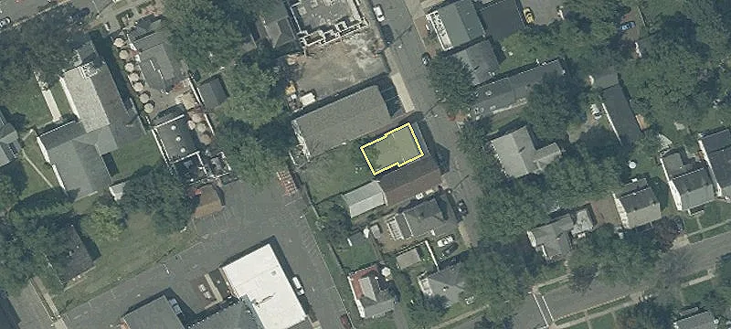 13 Seminary Ave