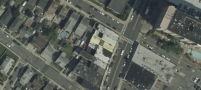 739 Anderson Ave