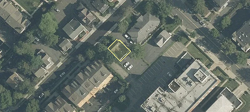 28 Dehart St