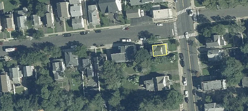 83 Riv St