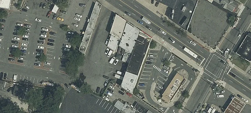 560 Main St