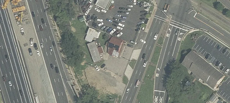 111 Cres Blvd