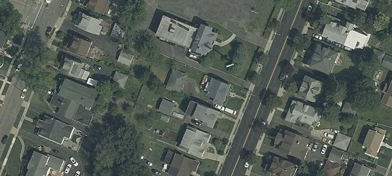 889 Sanford Ave