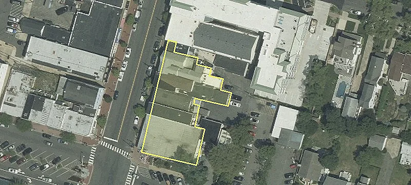 906 Main St