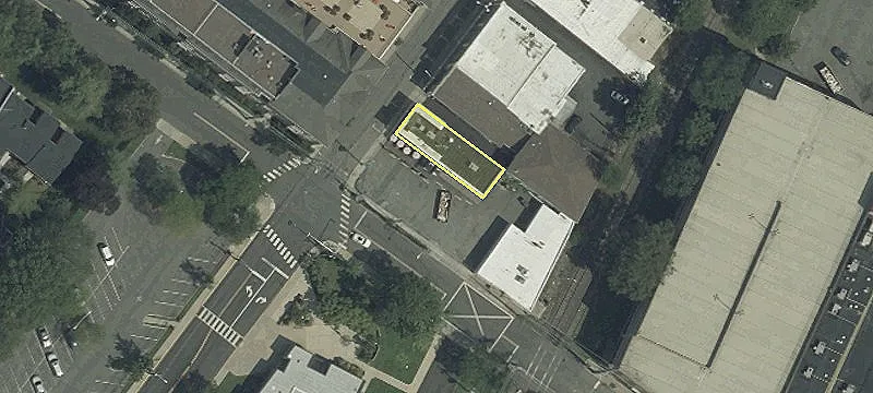 39 Van Brunt St