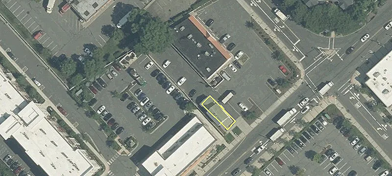 652 Middlesex Ave