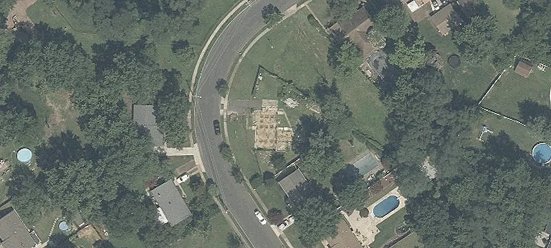 98 Gdn Blvd
