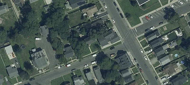 136 7th Ave