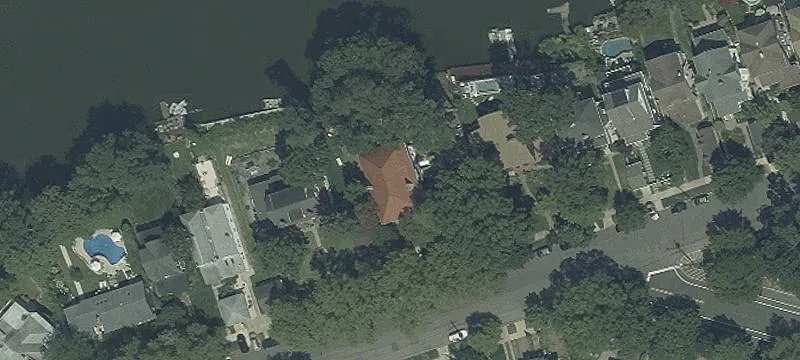 1323 Locust Dr