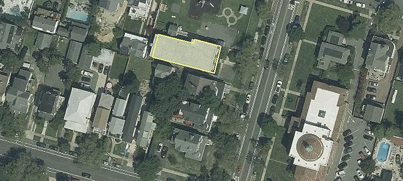 905 Grand Ave
