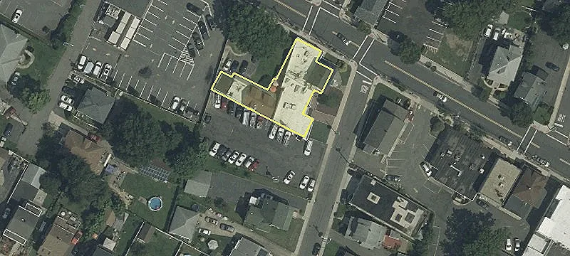 201 Main St