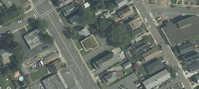 302 Amboy Ave