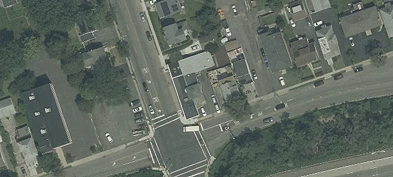 401 Mola Blvd