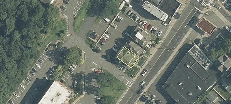 15 Mt Kemble Ave