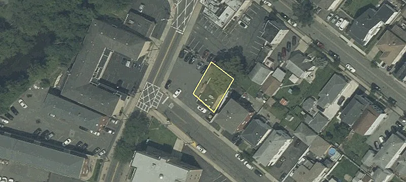 324 Main St