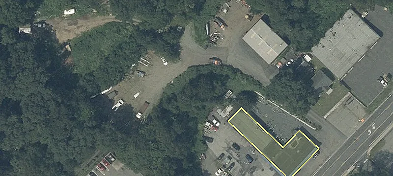 48 Lakeside Blvd