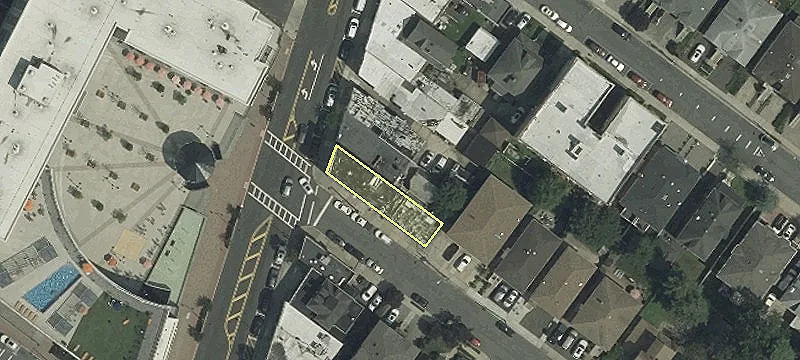 698 Anderson Ave