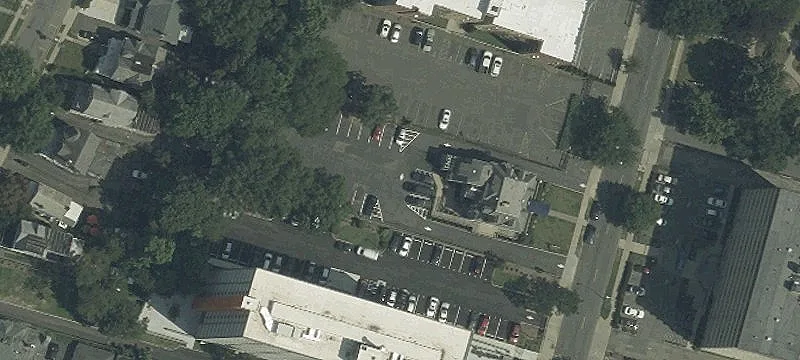 49 Munn Ave