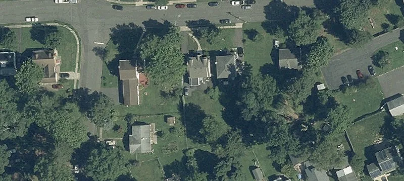 17 Steinway Ave