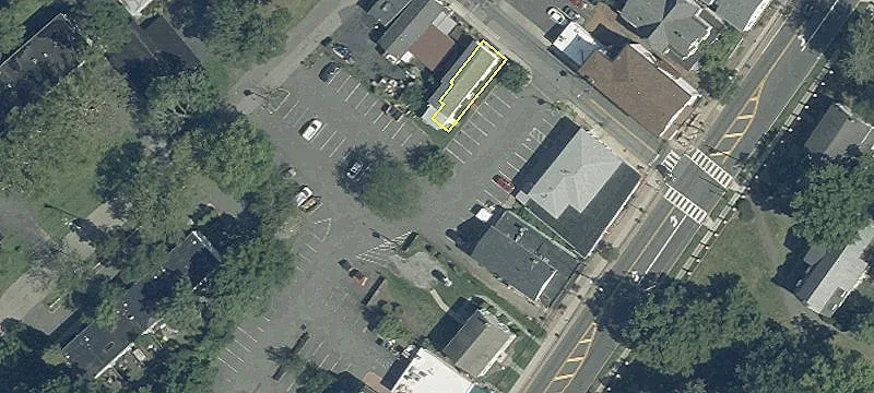 2647 Main St