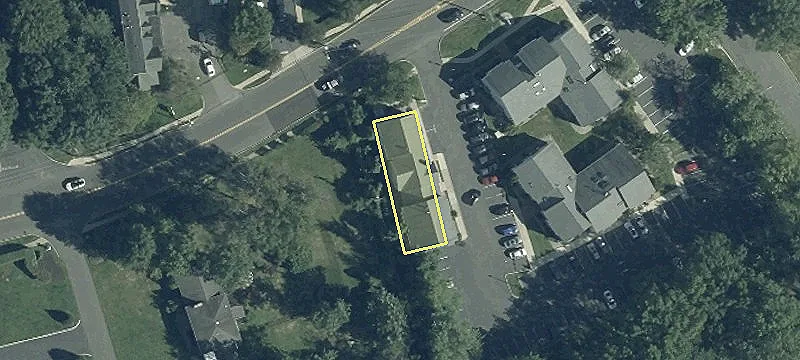 44 Sycamore Ave
