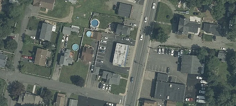909 Ringwood Ave