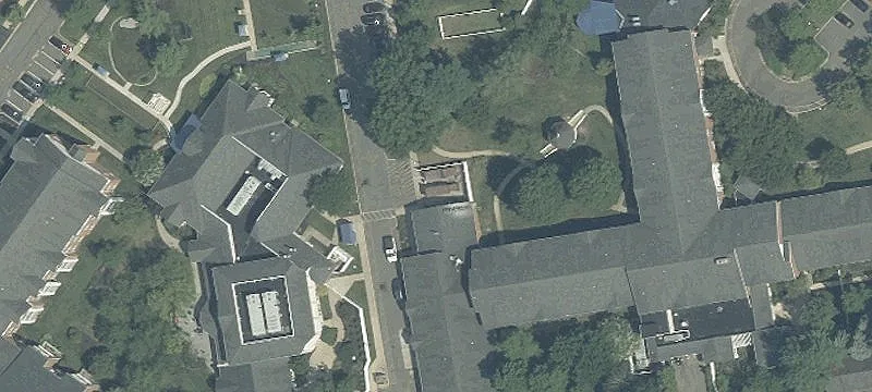 1 Applewood Dr