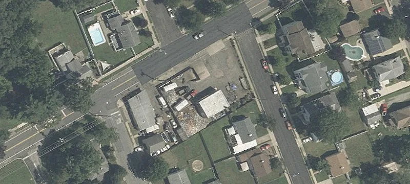 2805 Burlington Ave