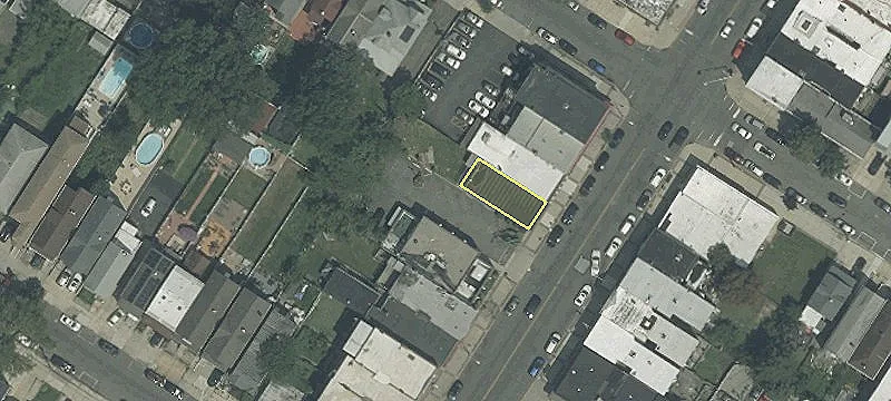 661 Broadway