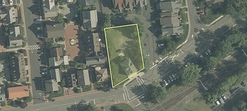43 Floral Ave