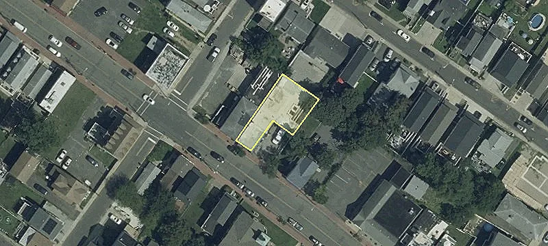 188 Bay Ave