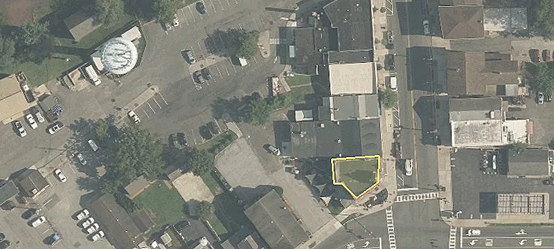 28 Main St