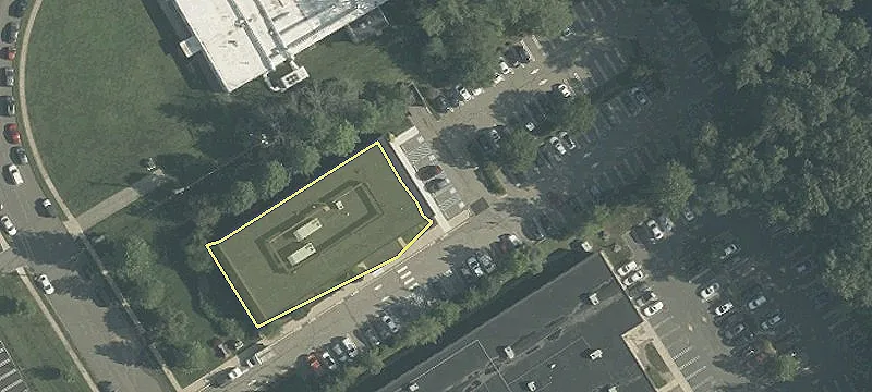 8 Saddle Rd